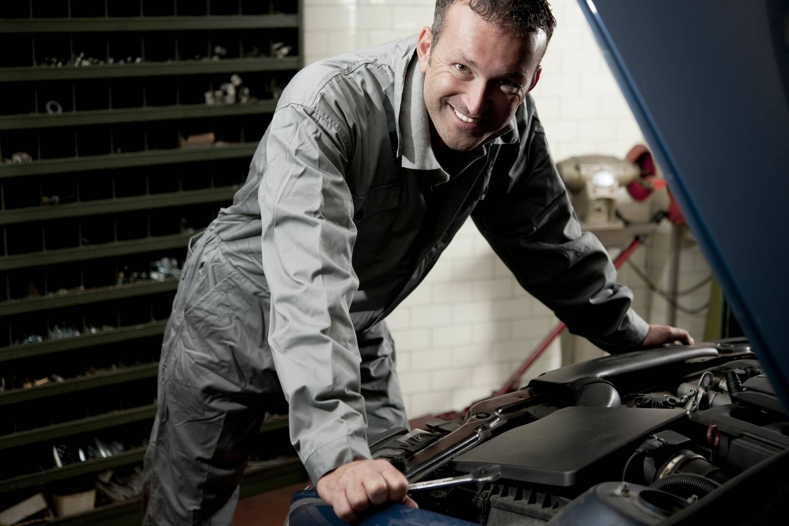 Novak's Collision Center logo