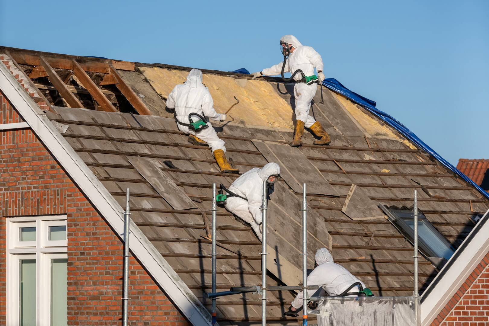 Advanced Roofing & General Contractors, inc logo