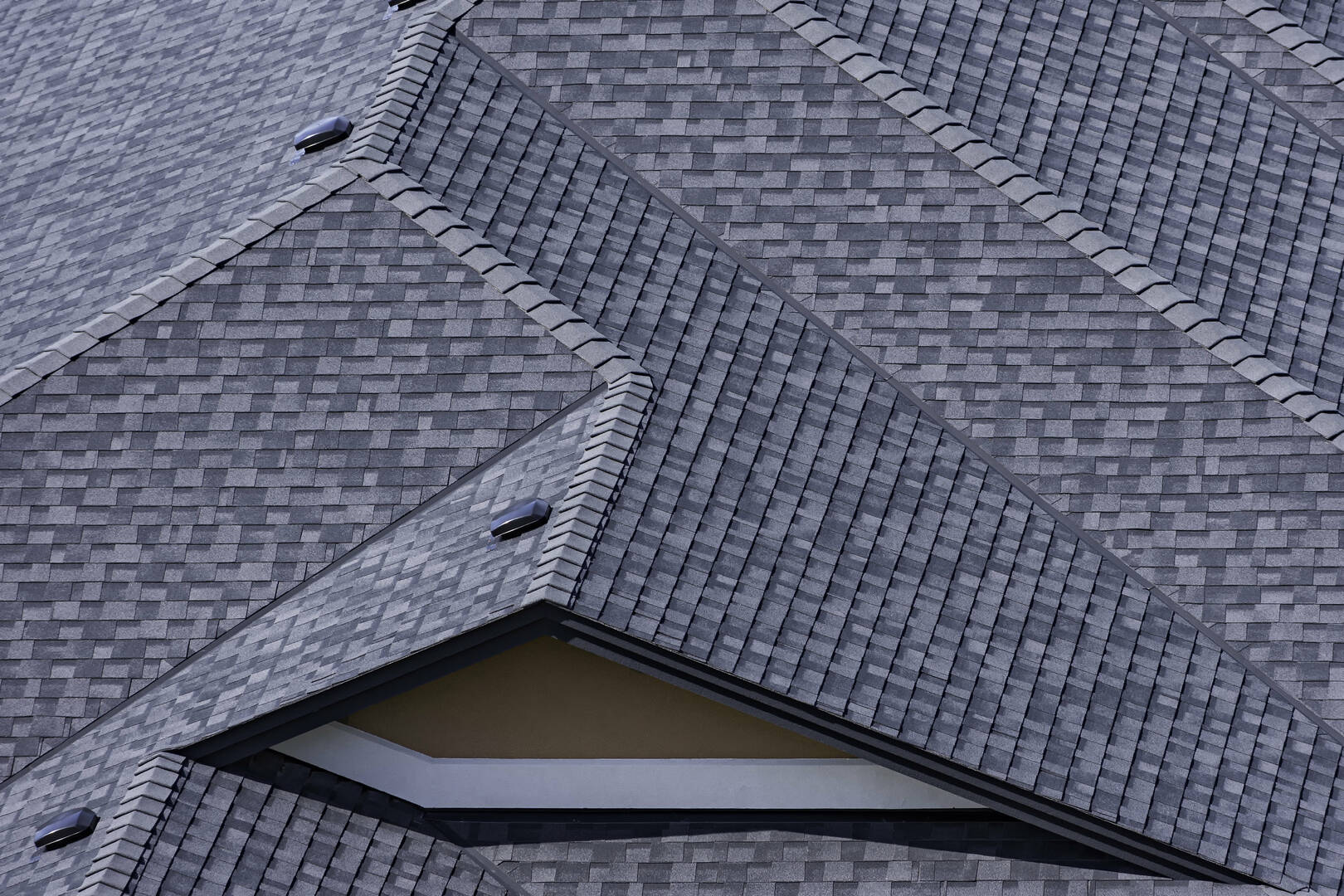 Team Roofing and Remodeling LLC logo