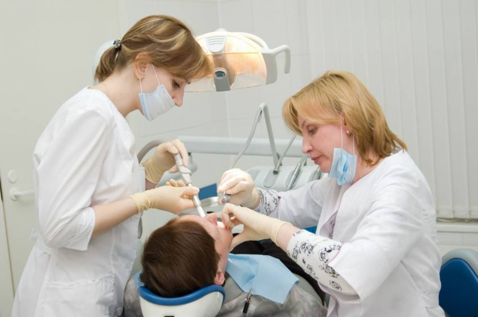 Plaza Dental Offices logo